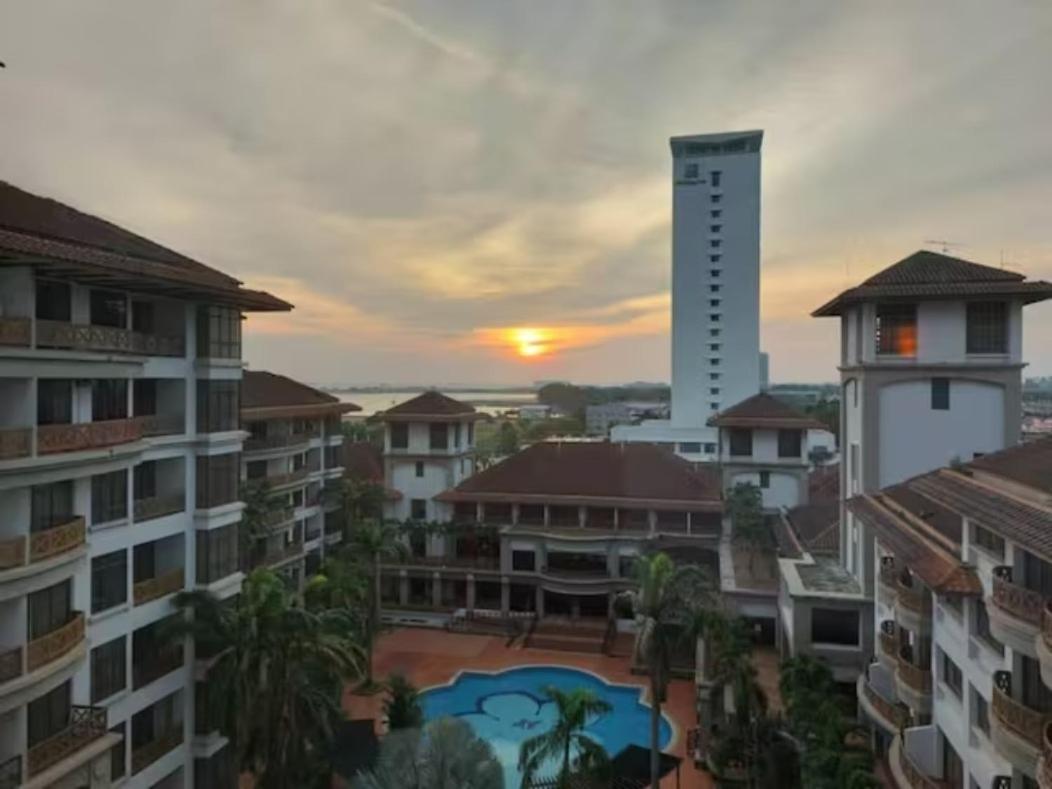 Gracious ~ Walking Distance To See, Shop And Eat Malacca Bagian luar foto